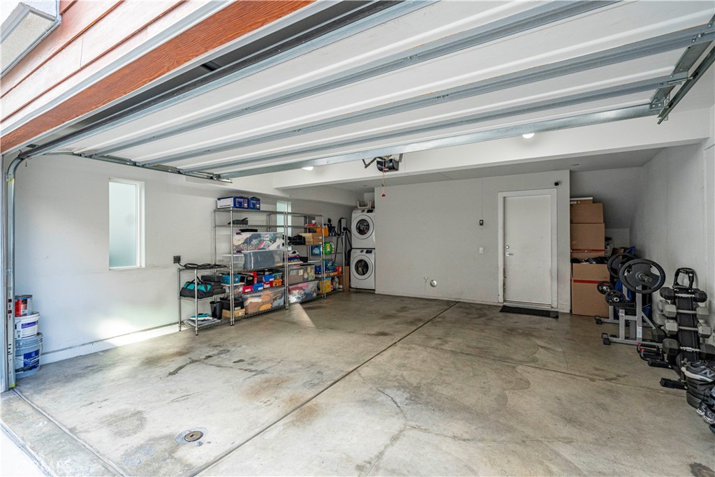 7950 Telegraph Road Downey, CA 90240 - Photo 26 of 36 Garage