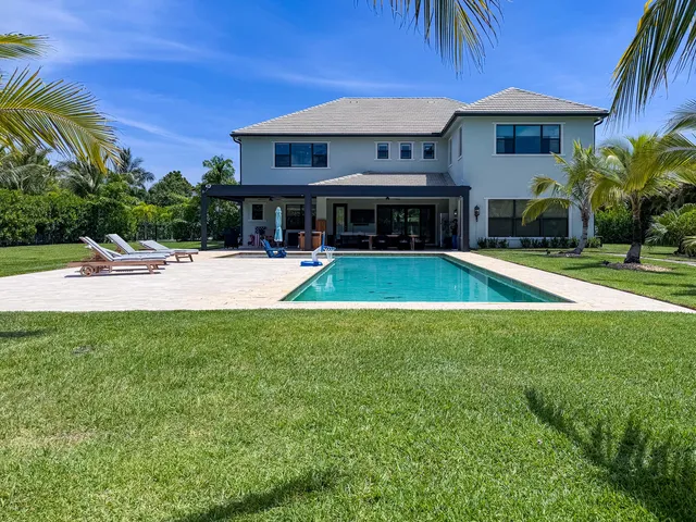 $4,399,000 | 8208 Southeast Red Root Way, Jupiter, FL 33458