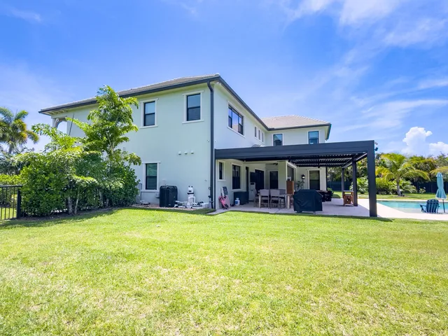 $4,399,000 | 8208 Southeast Red Root Way, Jupiter, FL 33458