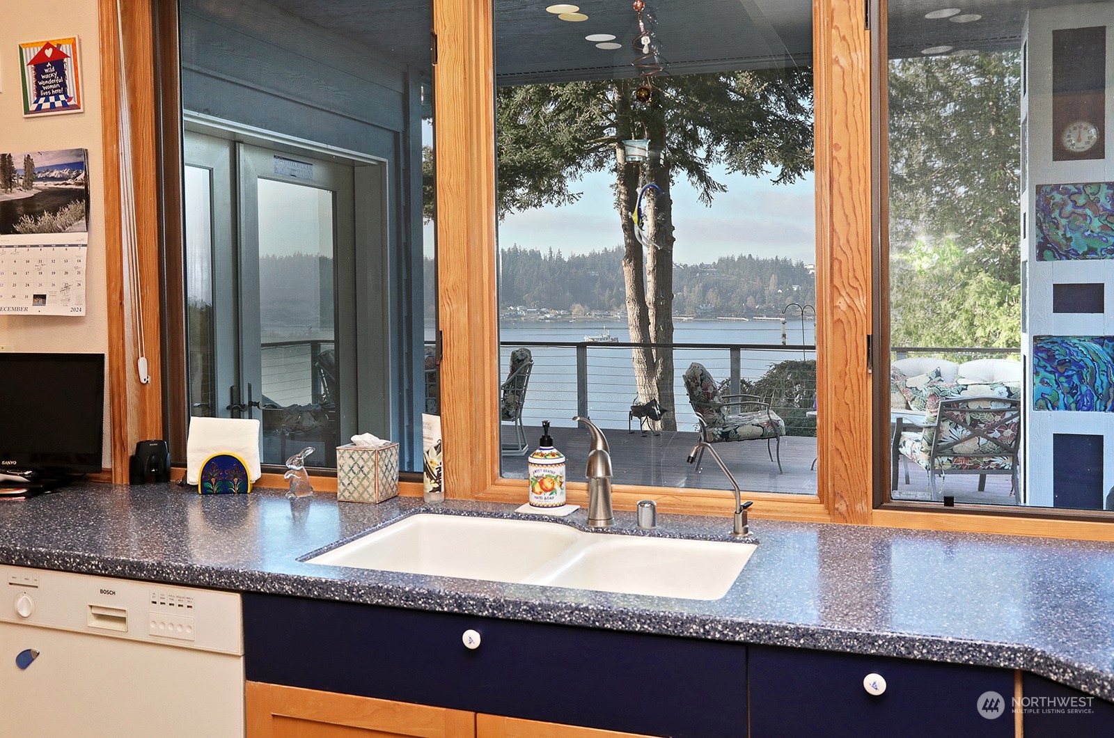 5380 East Harbor Road Freeland, WA 98249 - Photo 12 of 40 Gallery Image 12