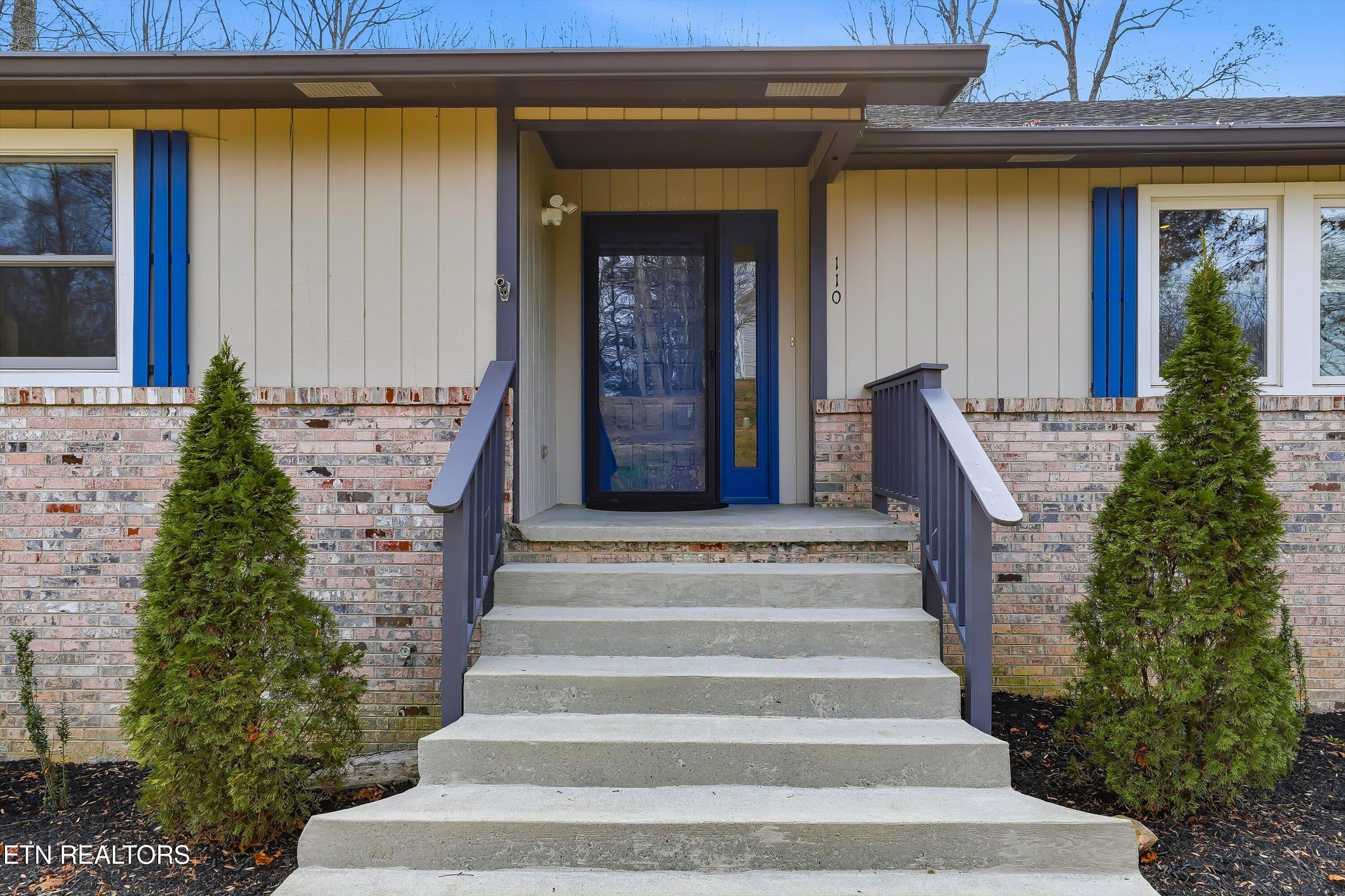110 Hendrix Drive Oak Ridge, TN 37830 - Photo 2 of 33 Welcome Home!