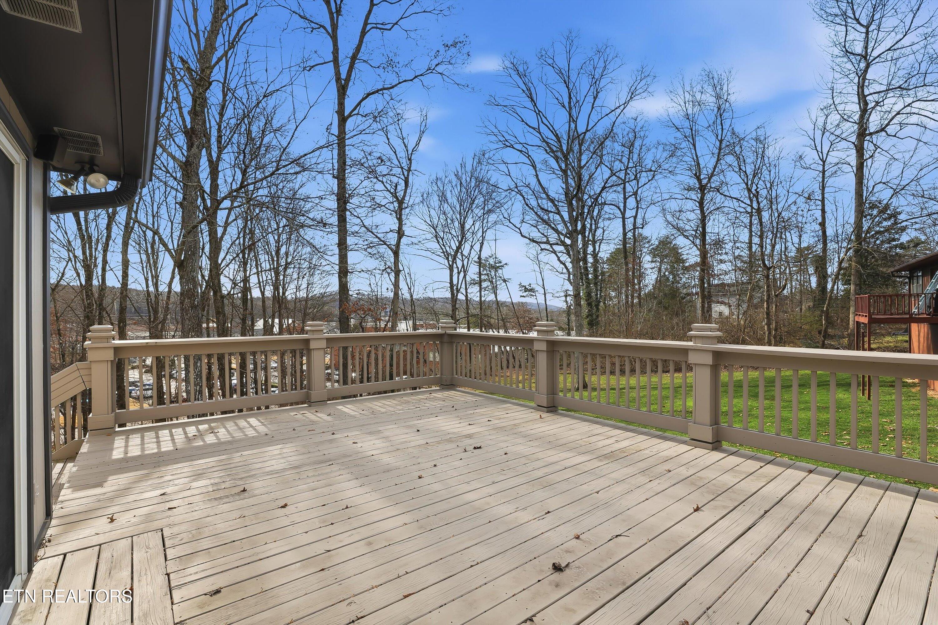 110 Hendrix Drive Oak Ridge, TN 37830 - Photo 28 of 33 Large Deck