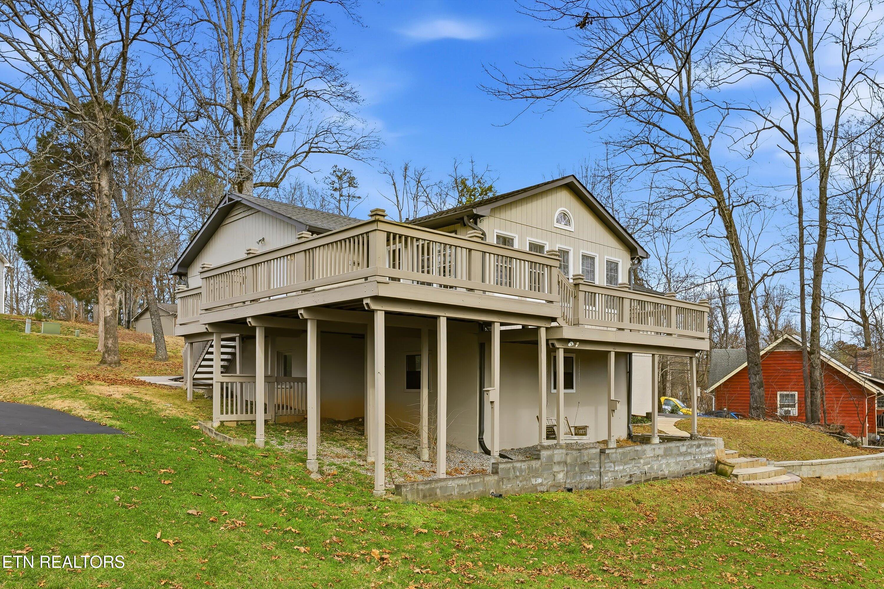 110 Hendrix Drive Oak Ridge, TN 37830 - Photo 28 of 33 Storage under deck