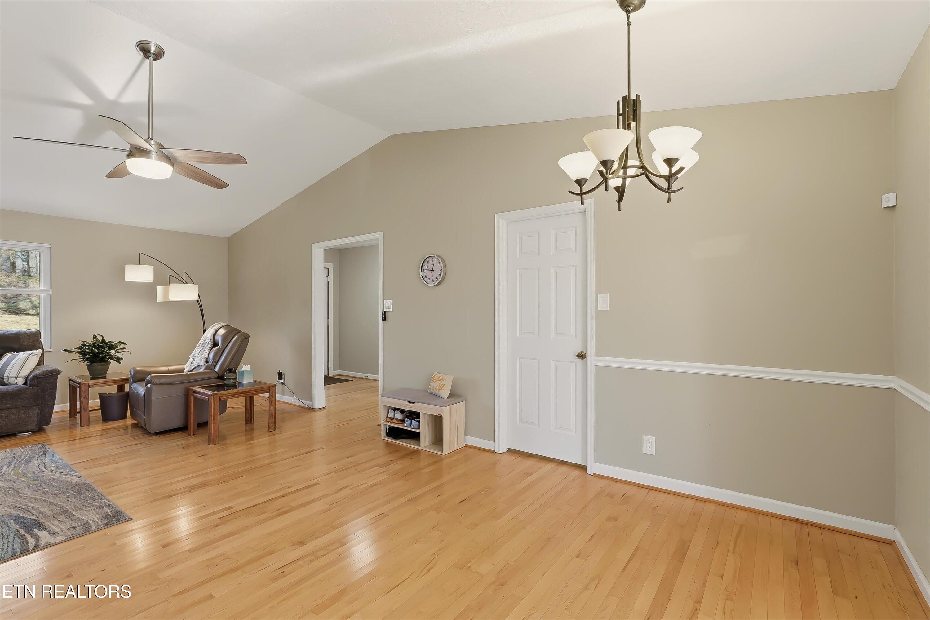 110 Hendrix Drive Oak Ridge, TN 37830 - Photo 7 of 33 Dining Area
