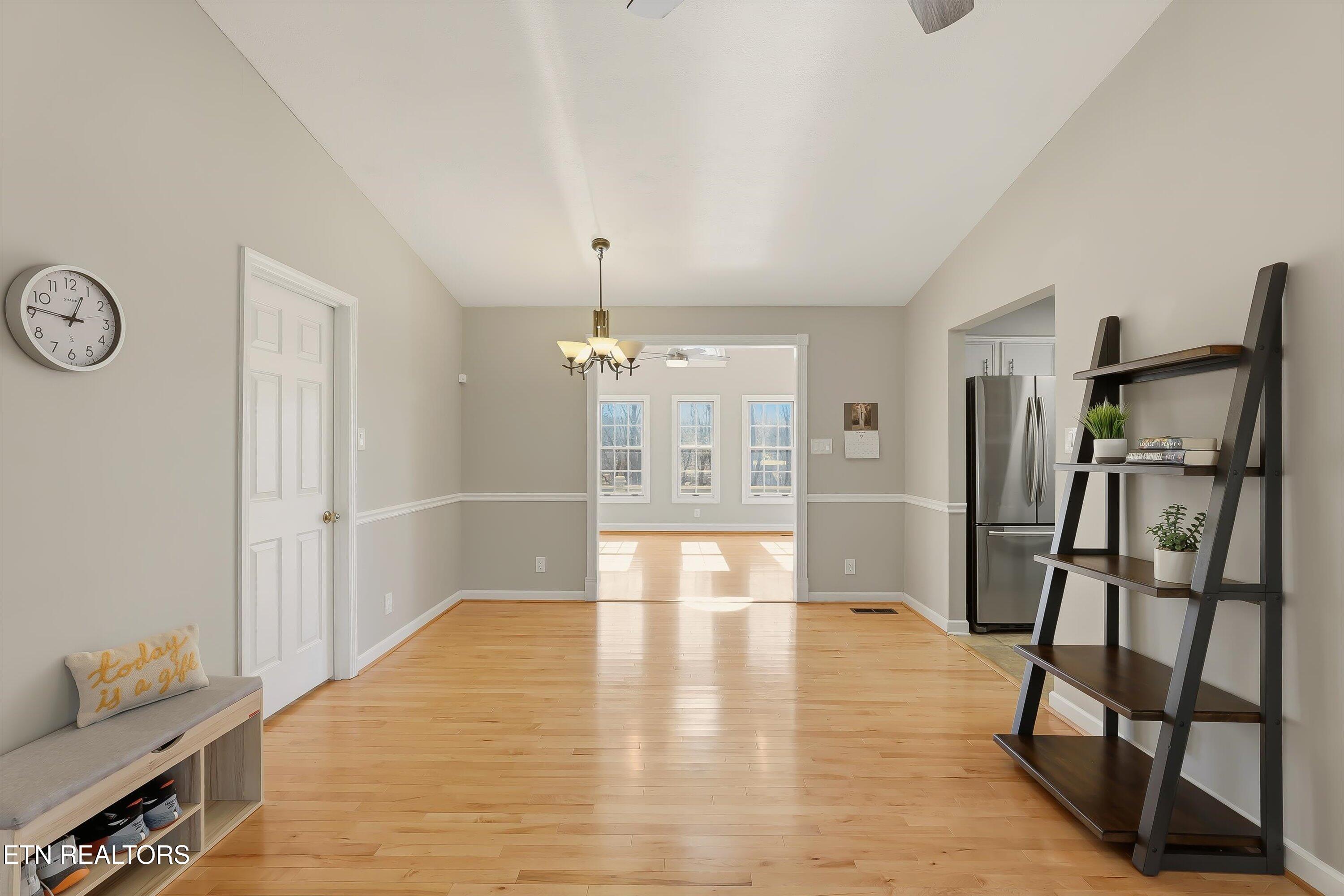 110 Hendrix Drive Oak Ridge, TN 37830 - Photo 8 of 33 Dining Area