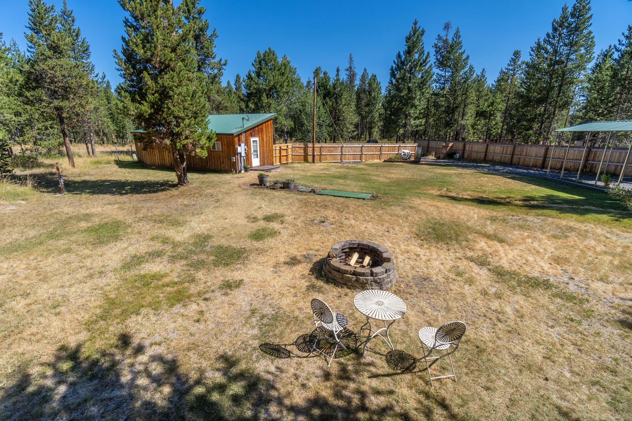 17095 Hermosa Road Bend, OR 97707 - Photo 12 of 24 Backyard