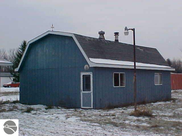 8901 West Esmond Road Hale, MI 48739 - Photo 3 of 13 1750904-2.JPG