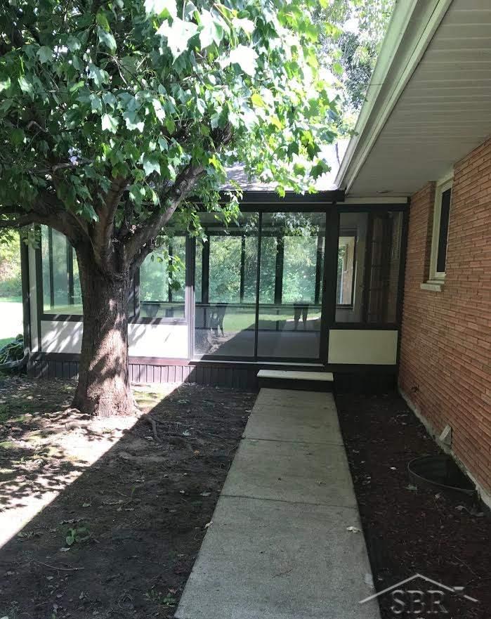 3041 East Moore Road Saginaw, MI 48601 - Photo 27 of 32 31359610-26.JPG
