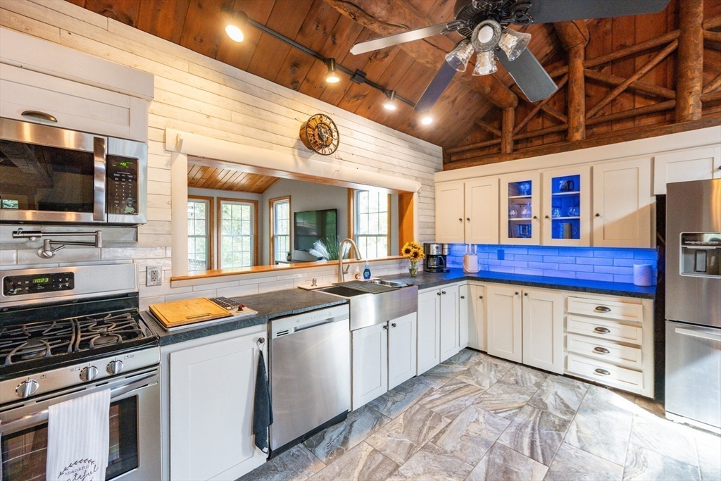 95 Howland Road Freetown, MA 02702 - Photo 15 of 33