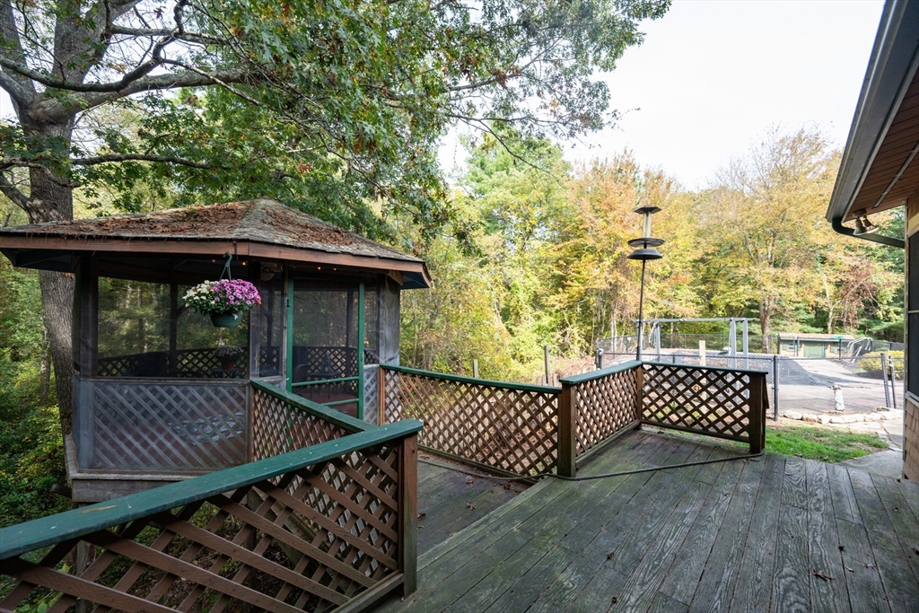 95 Howland Road Freetown, MA 02702 - Photo 5 of 33