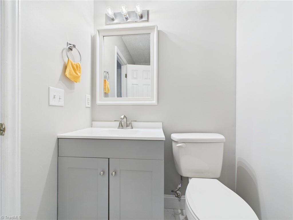 2126 Carlisle Way High Point, NC 27265 - Photo 11 of 28 Gallery Image 11