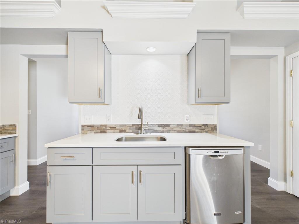 2126 Carlisle Way High Point, NC 27265 - Photo 7 of 28 Gallery Image 7