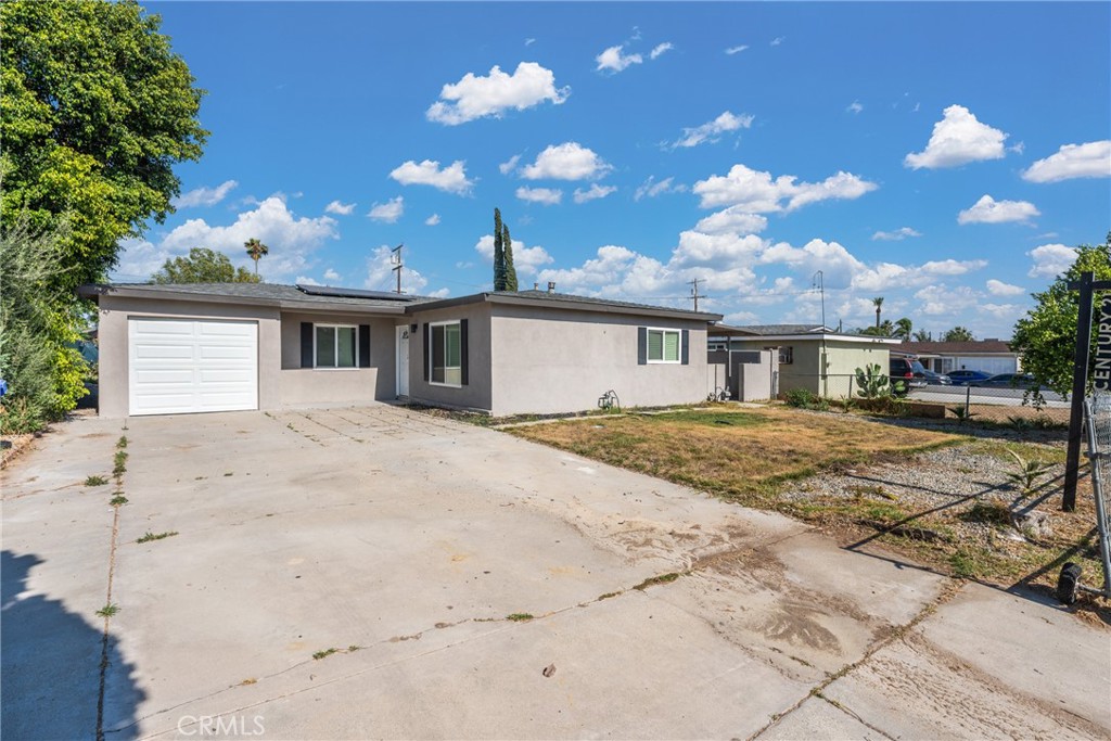 109 South Joyce Avenue Rialto, CA 92376 - Photo 1 of 40