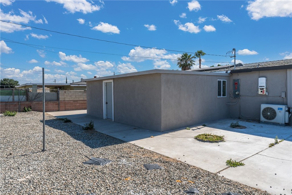 109 South Joyce Avenue Rialto, CA 92376 - Photo 34 of 40