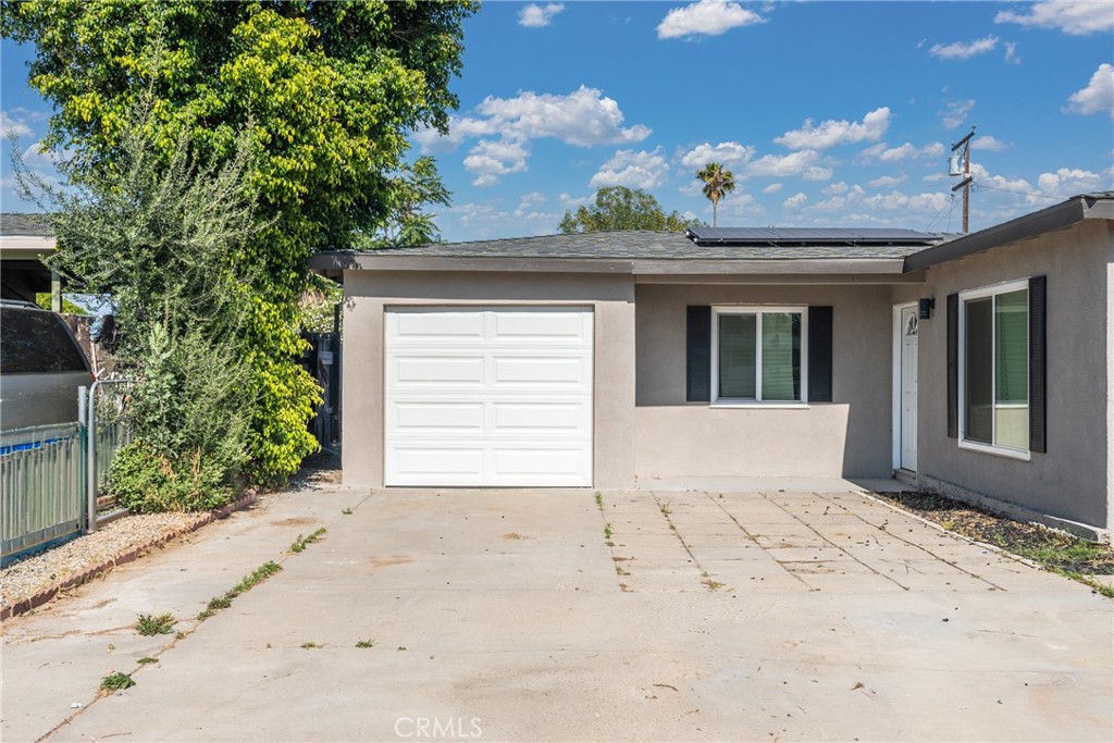 109 South Joyce Avenue Rialto, CA 92376 - Photo 4 of 40