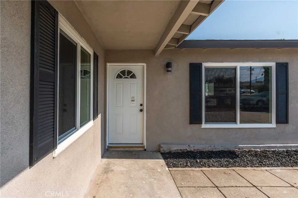 109 South Joyce Avenue Rialto, CA 92376 - Photo 5 of 40