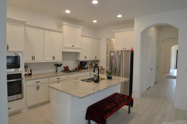 a view of entryway with furniture and toys