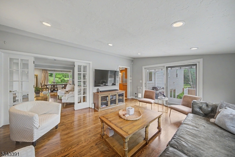 6 Coventry Road Livingston, NJ 07039 - Photo 10 of 37