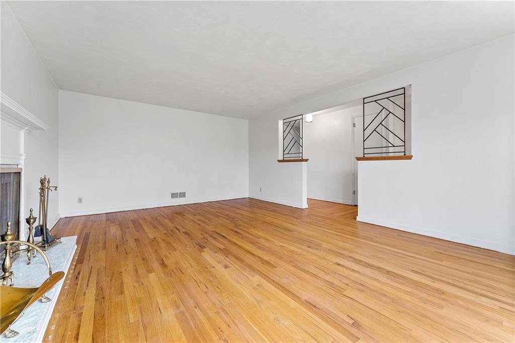 18 Rose Leaf Road Pittsburgh, PA 15220 - Photo 6 of 40 Gallery Image 6
