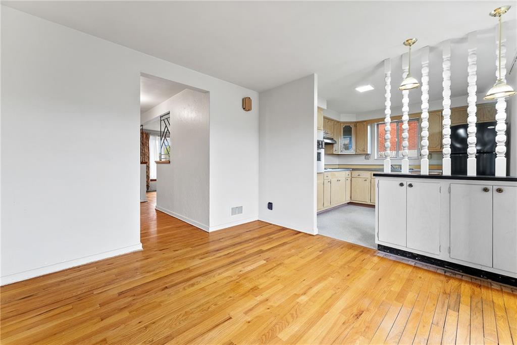 18 Rose Leaf Road Pittsburgh, PA 15220 - Photo 10 of 40 Gallery Image 10