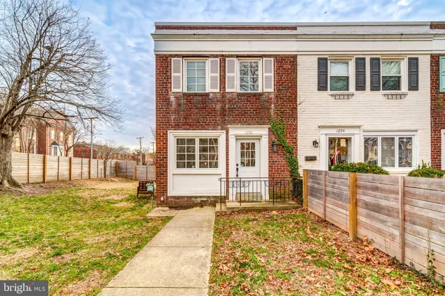 $4,400 | 1202 Wilkes Street, Alexandria, VA 22314