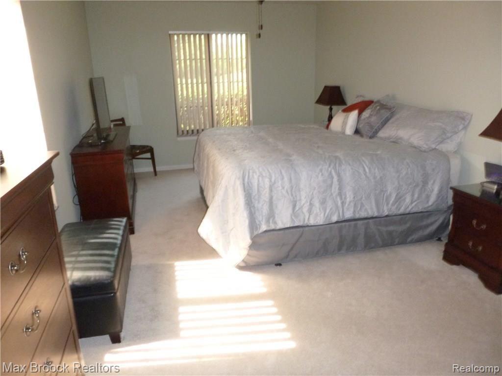 150 Meadow Ln Circle, Unit 24 Rochester, MI 48307 - Photo 7 of 11 006.JPG