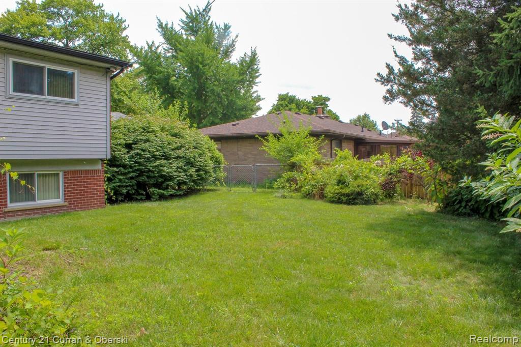 854 South Gulley Road Dearborn Heights, MI 48125 - Photo 22 of 25
