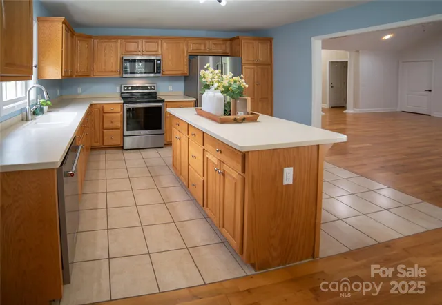 $475,000 | 5692 Marblestone Drive, Granite Falls, NC 28630