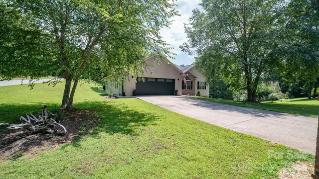 $475,000 | 5692 Marblestone Drive, Granite Falls, NC 28630