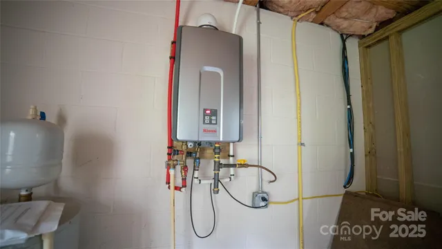 $475,000 | 5692 Marblestone Drive, Granite Falls, NC 28630