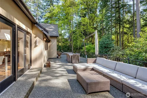 $3,188,000 | 13023 167th Avenue Northeast, Redmond, WA 98052