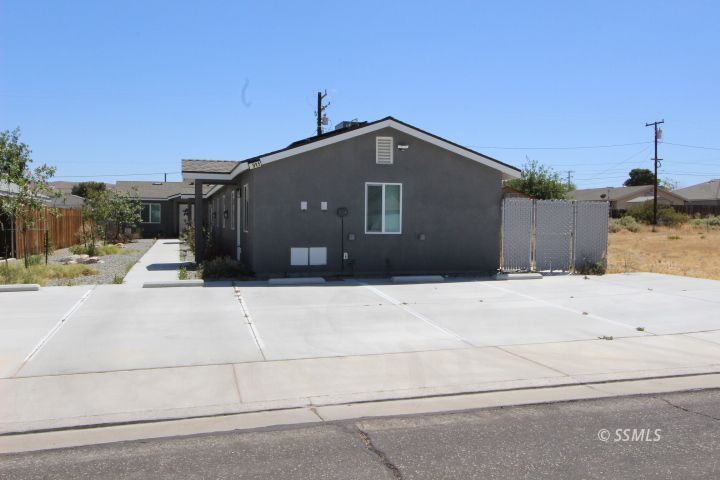 915 West Dolphin Avenue Ridgecrest, CA 93555 - Photo 1 of 19