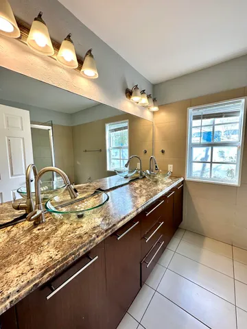 $2,450 | 101 South C Street, Unit 1, Lake Worth Beach, FL 33460