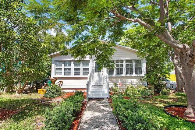 $2,450 | 101 South C Street, Unit 1, Lake Worth Beach, FL 33460