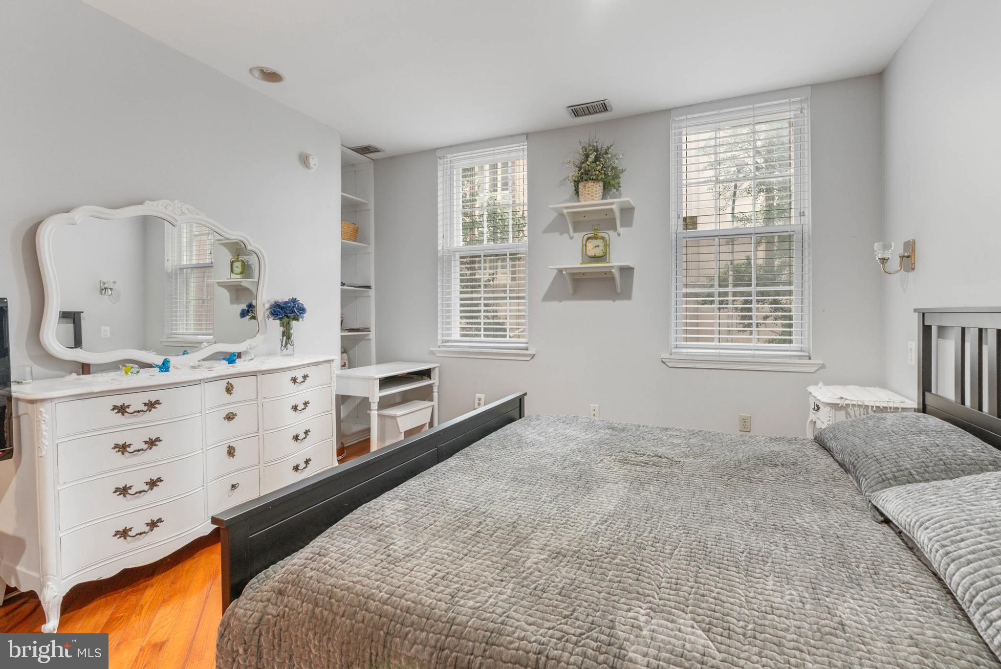 105 South 2nd Street Philadelphia, PA 19106 - Photo 25 of 54 a bedroom with furniture and windows