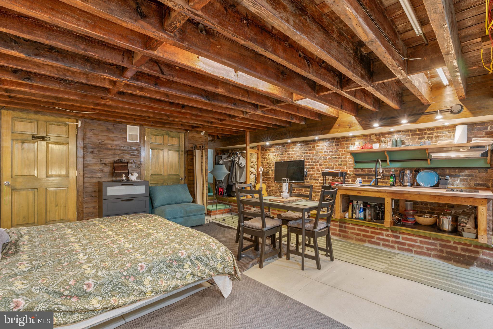 105 South 2nd Street Philadelphia, PA 19106 - Photo 4 of 54 a view of a chairs and table in a patio