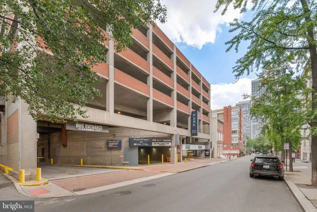 $1,250,000 | 105 South 2nd Street, Philadelphia, PA 19106