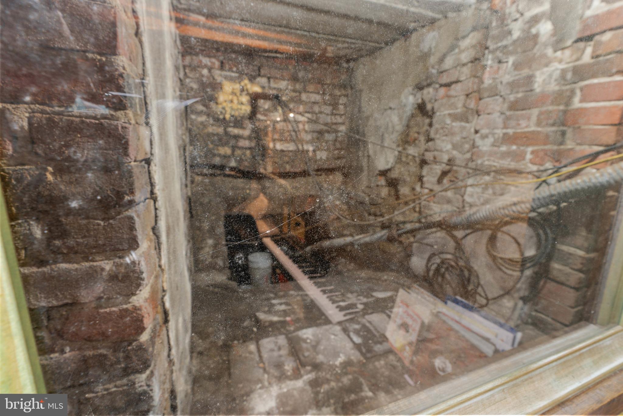 105 South 2nd Street Philadelphia, PA 19106 - Photo 9 of 54 a bathroom with a shower