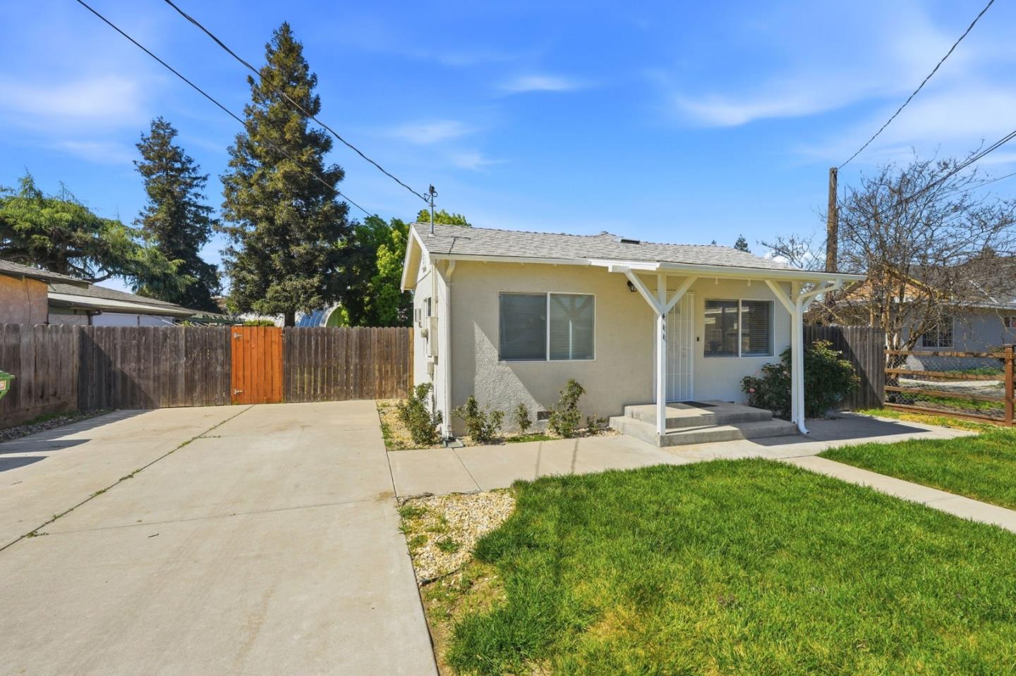 411 Bothun Road Turlock, CA 95380 - Photo 3 of 34