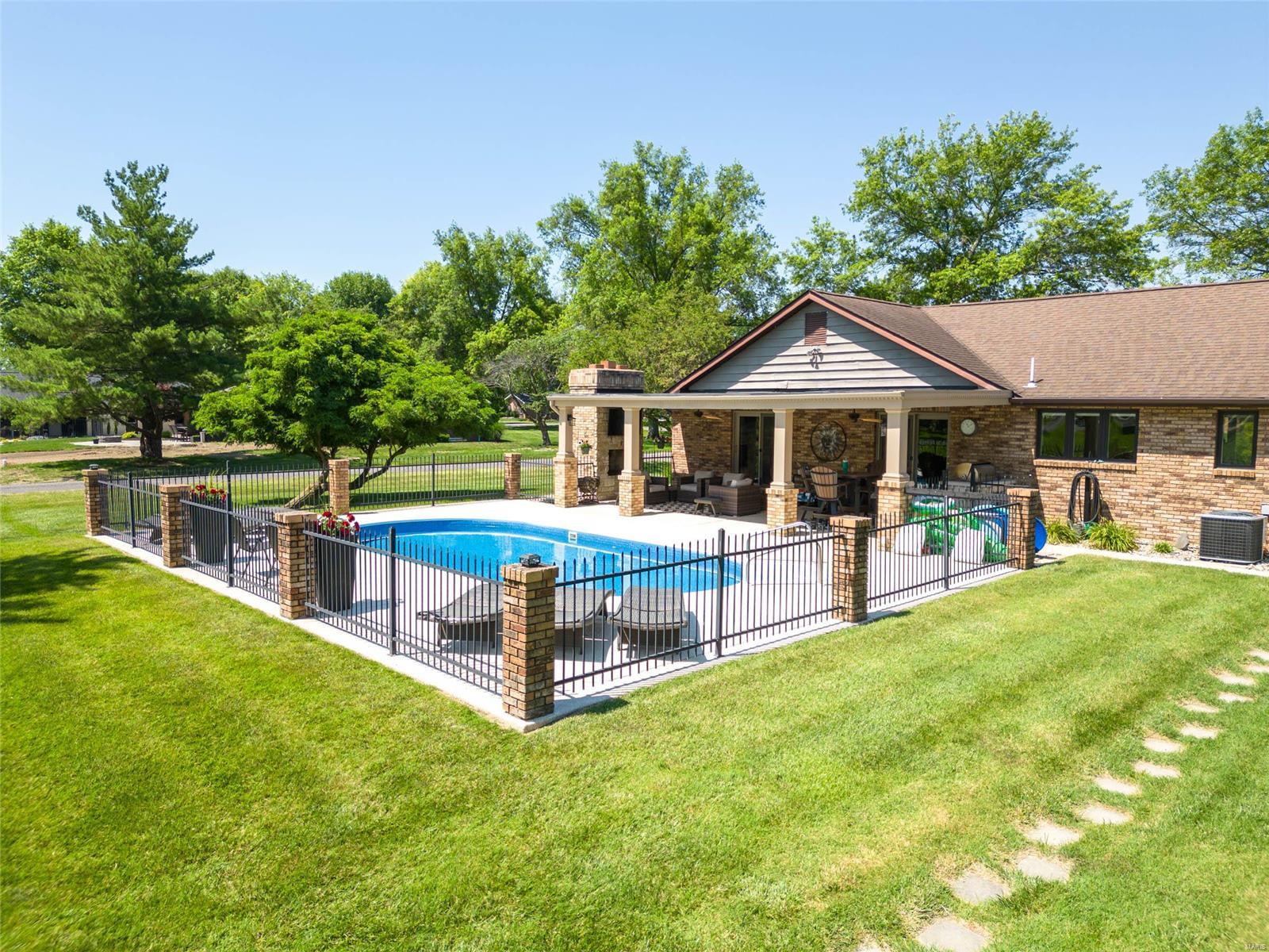 518 Coventry Road Troy, IL 62294 - Photo 46 of 52 Gallery Image 46