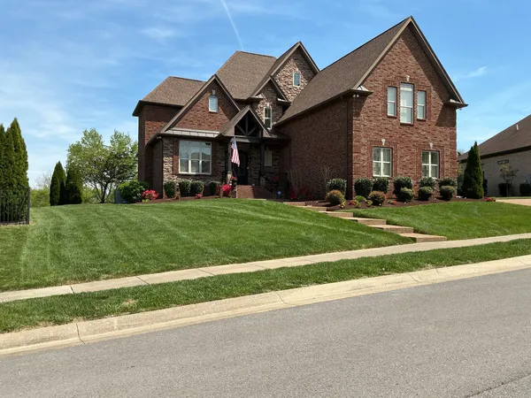 $889,000 | 303 Charleston Street, Lebanon, TN 37087