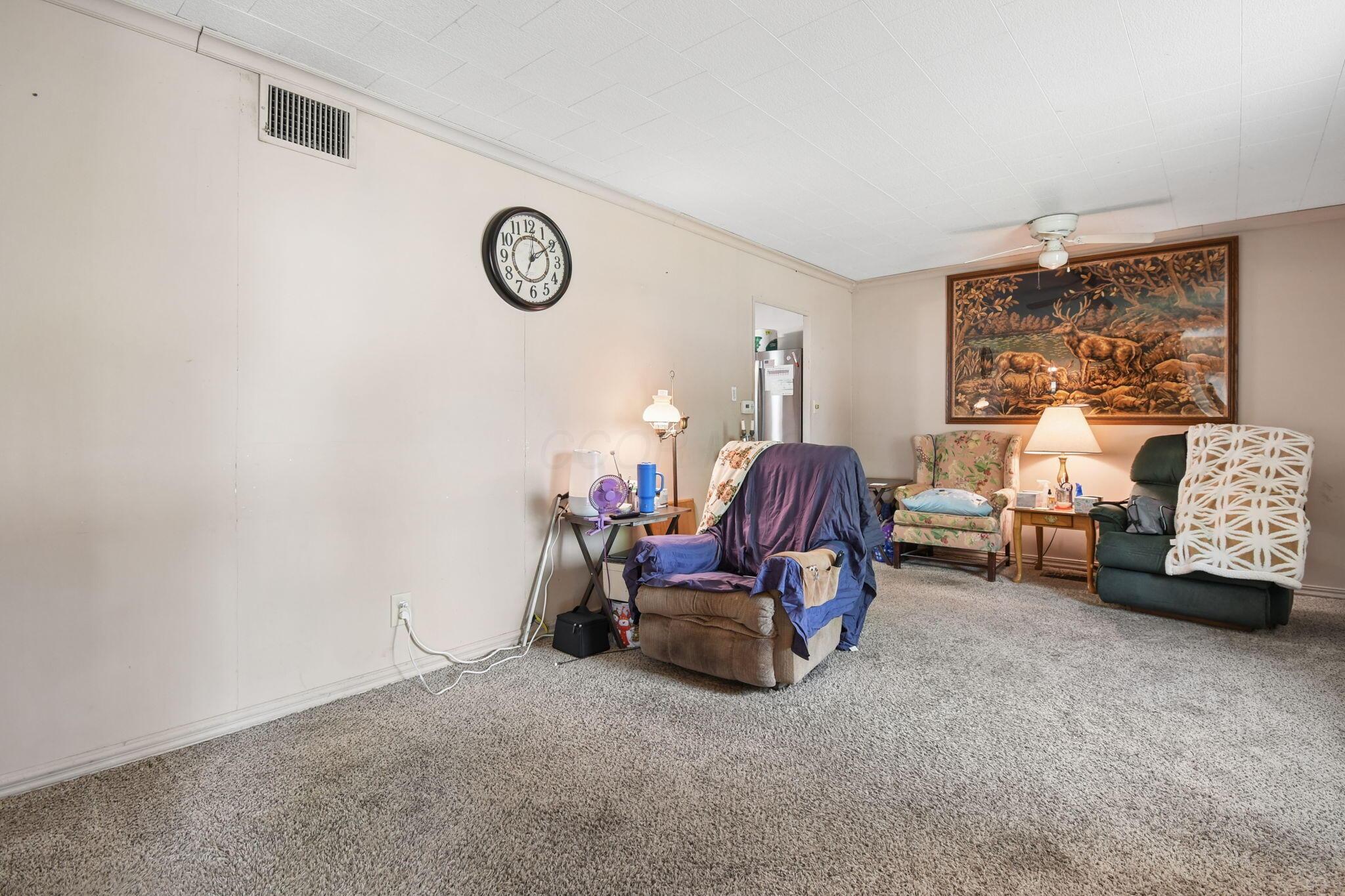 916 South Hampton Road Columbus, OH 43227 - Photo 4 of 13 8-web-or-mls-916-s-hampton-rd