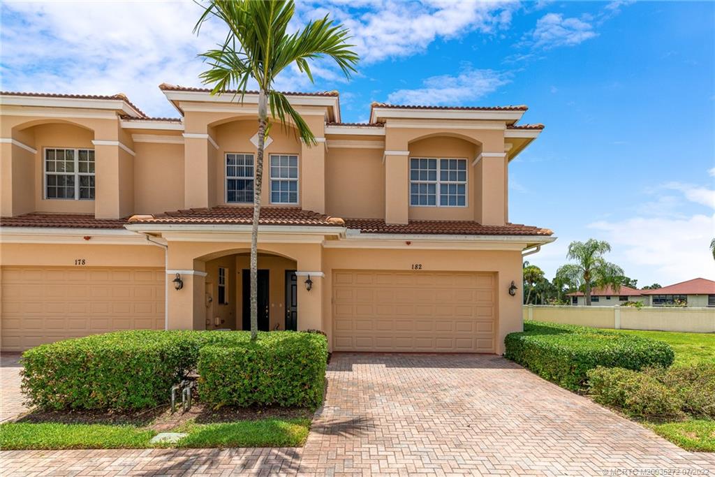 182 Southwest Walking Path Stuart, FL 34997 - Photo 2 of 31 Gallery Image 2
