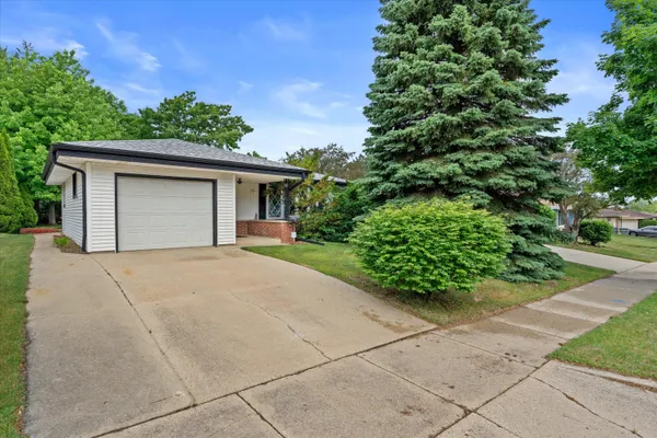 $309,900 | 5661 South 24th Street, Milwaukee, WI 53221