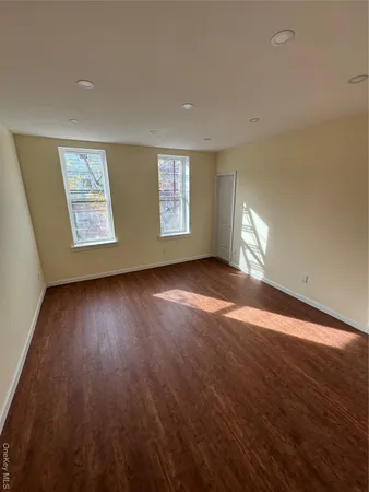 $3,300 | 60-03 56th Road, Unit 2 | Maspeth