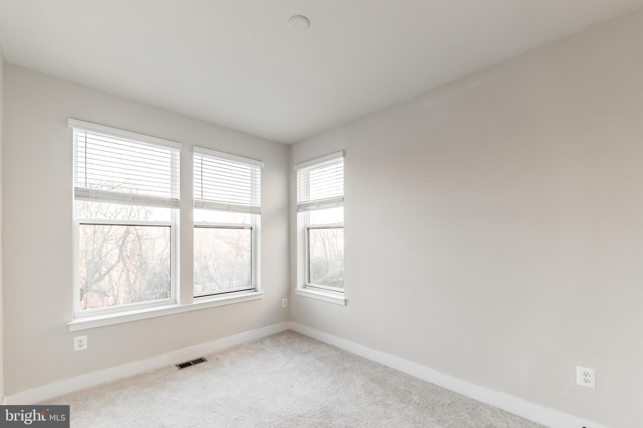 4404 Roland Heights Avenue Baltimore, MD 21211 - Photo 24 of 36