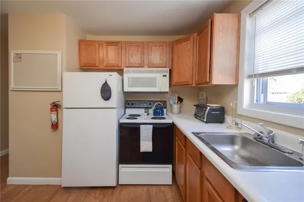 $2,500 | 70 Carroll Avenue, Unit 509, Newport, RI 02840