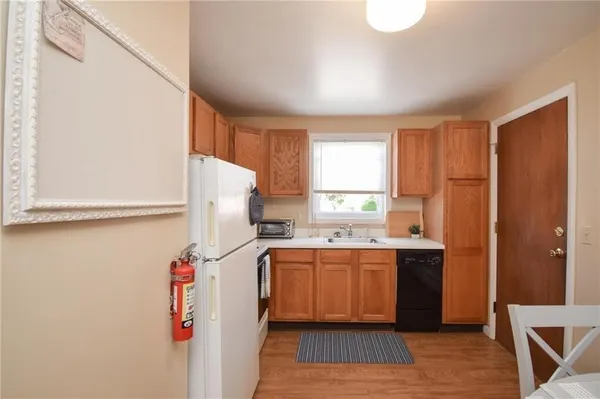 $2,500 | 70 Carroll Avenue, Unit 509, Newport, RI 02840