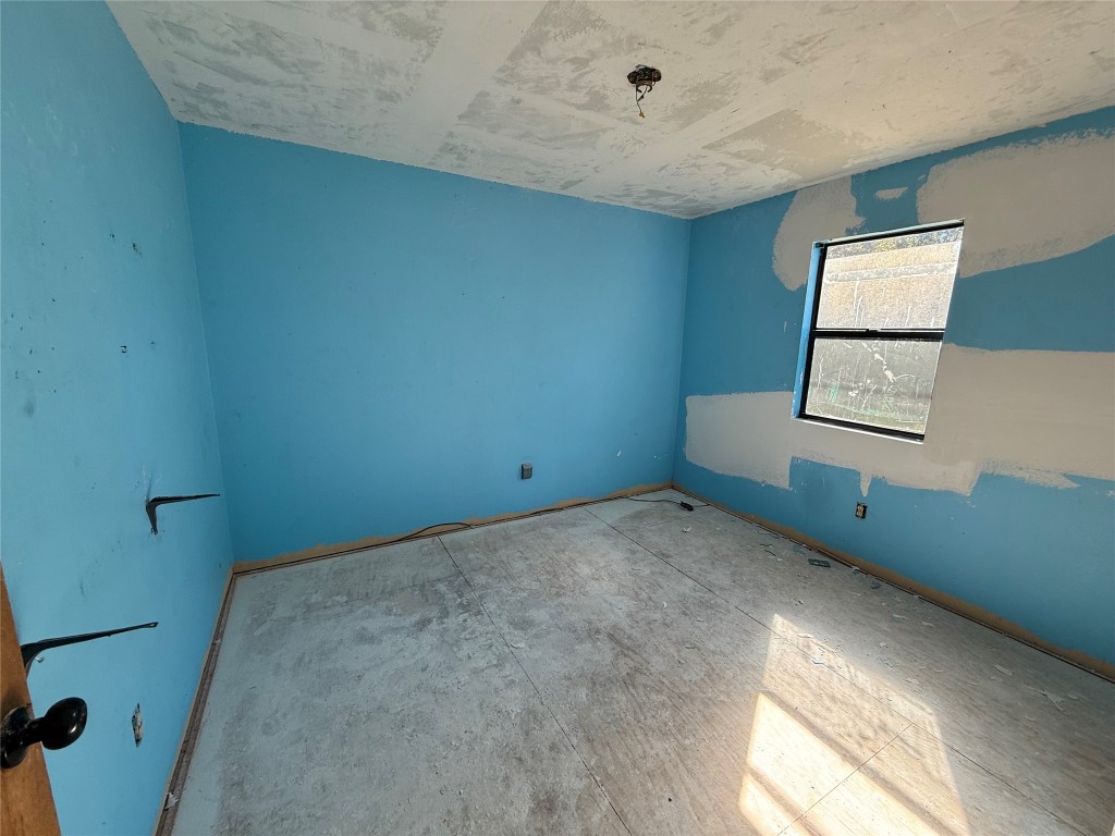 26457 Easy Street Magnolia, TX 77355 - Photo 12 of 15 a view of room and window