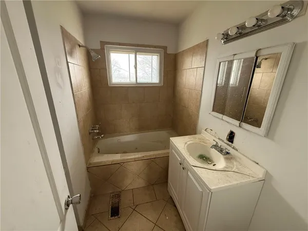 $115,000 | 7408 East 49th Terrace, Kansas City, MO 64129